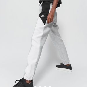 Nike Colorblock Drawstring Sweatpant
